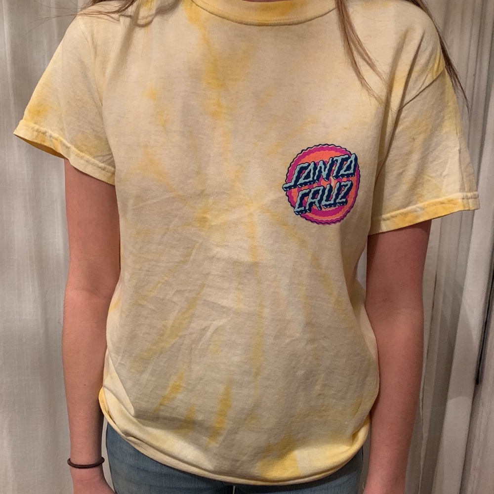 Never worn Santa Cruz tee Small